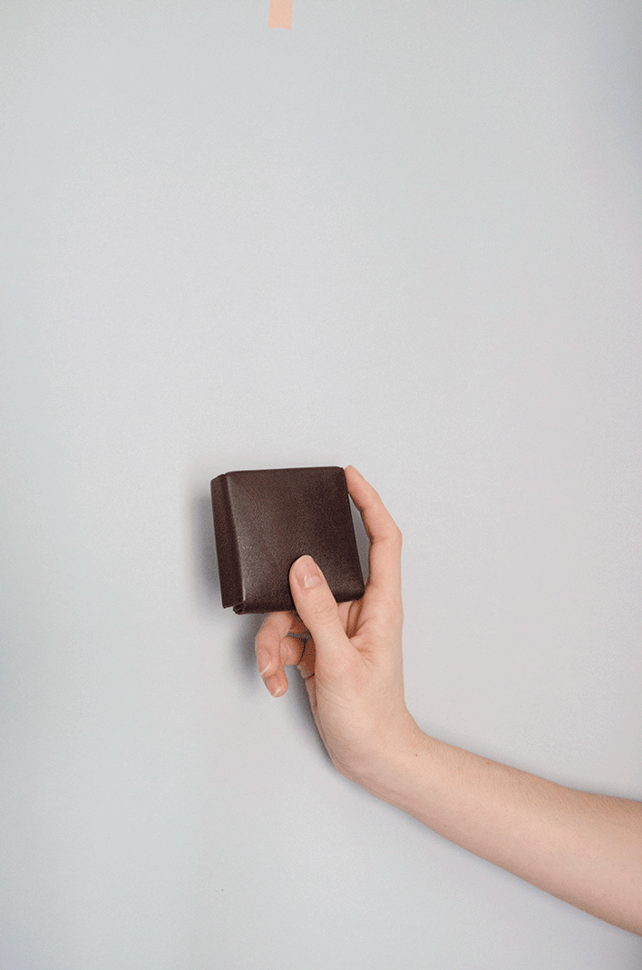 diy-monedero-cuero-sin-costuras-fabrica-de-imaginacion-gif1