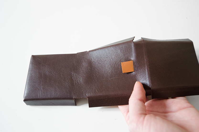 diy-monedero-cuero-sin-costuras-paso13